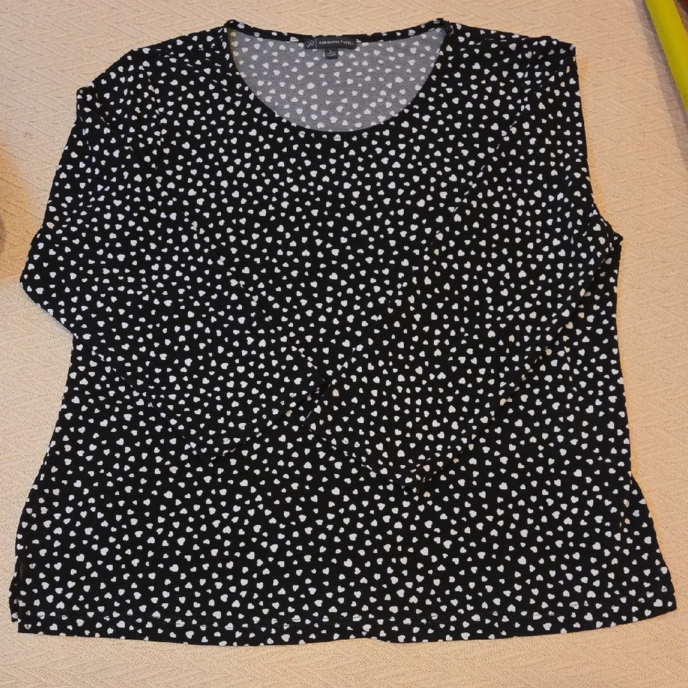 Adrianna Papell Black and White Heart Long Sleeve Top-Large